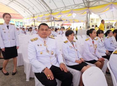 เข้าร่วมพิธีเสกนำพระพุทธมนต์ศักดิ์สิทธิ์และพิธีเวียนเทียนสมโภชน้ำพระพุทธมนต์ศักดิ์สิทธิ์ เพื่อใช้ในงานเฉลิมพระเกียรติพระบาทสมเด็จพระเจ้าอยู่หัว ... พารามิเตอร์รูปภาพ 14